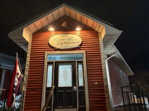 Read more about the article RiverHouse Restaurant