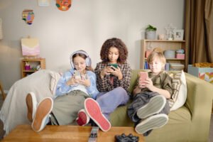 Read more about the article TIM’SNOTES Out of the Void — The Trouble with Screen Time and Possible Solutions